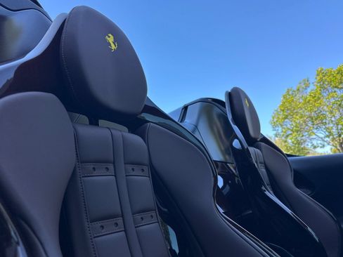 Used 2023 Ferrari SF90 Spider AWD/4WD image 18