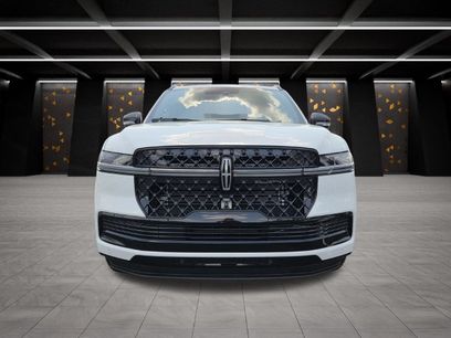 New 2027 Lincoln Navigator Reserve w/ Jet Appearance Package
