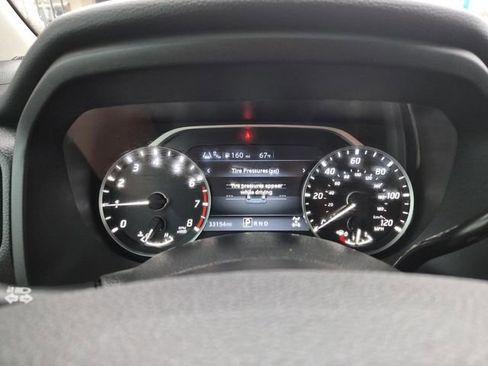 Used 2024 Nissan Titan SV w/ SV Convenience Package image 26