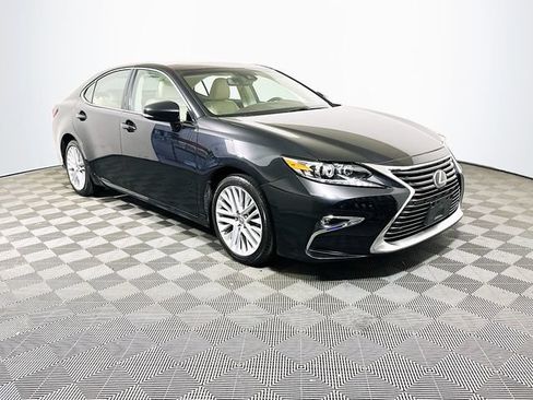 Used 2016 Lexus ES 350 w/ Luxury Package w/Wood Trim FWD image 1