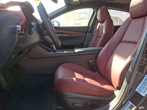 New 2026 MAZDA MAZDA3 Hatchback w/Premium Plus Pkg image 13