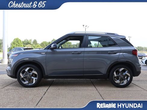 Used 2022 Hyundai Venue Limited FWD image 3