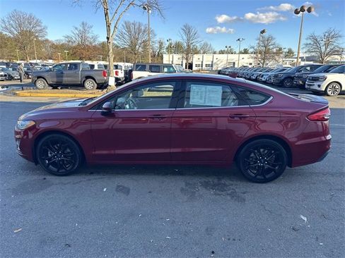 Used 2019 Ford Fusion SE w/ Equipment Group 151A image 2