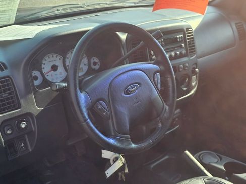 Used 2002 Ford Escape XLT FWD image 32