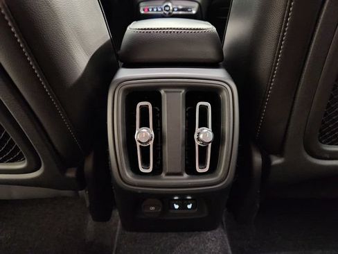 Certified 2026 Volvo XC40 B5 Plus AWD/4WD image 31