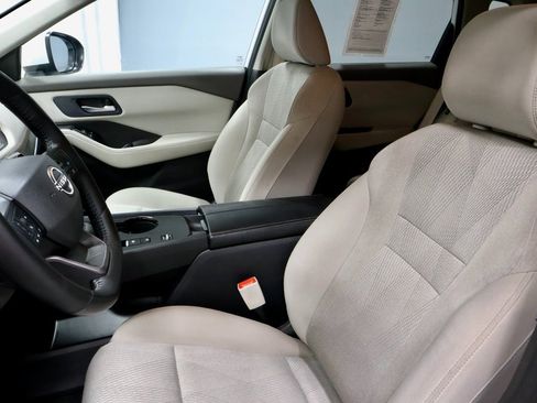 Certified 2025 Nissan Rogue SV image 24