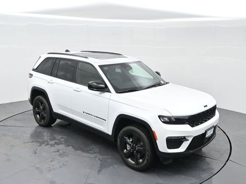 New 2025 Jeep Grand Cherokee Limited w/ Black Appearance Package image 60