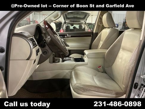 Used 2014 Lexus GX 460 w/ Premium Package AWD/4WD image 9