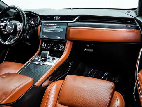 Used 2021 Jaguar F-PACE R-Dynamic S image 19