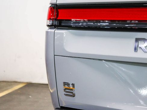 Used 2023 Rivian R1S Adventure AWD/4WD image 11