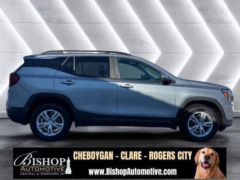 Used 2023 GMC Terrain SLE w/ Driver Convenience Package image 21