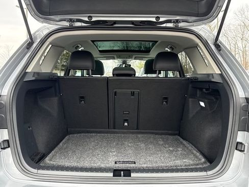 Certified 2025 Volkswagen Taos SE w/ Panoramic Sunroof Package image 28