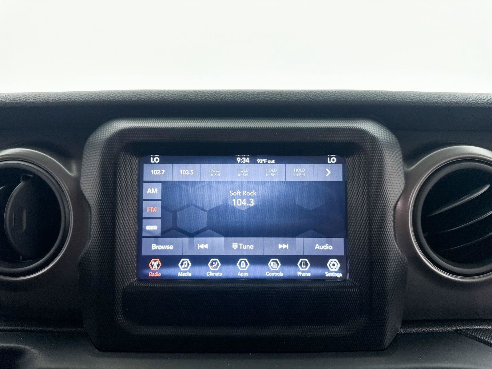 Used 2022 Jeep Wrangler Sport AWD/4WD image 5