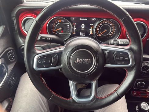 Used 2023 Jeep Wrangler Unlimited Rubicon w/ Cold Weather Group AWD/4WD image 17