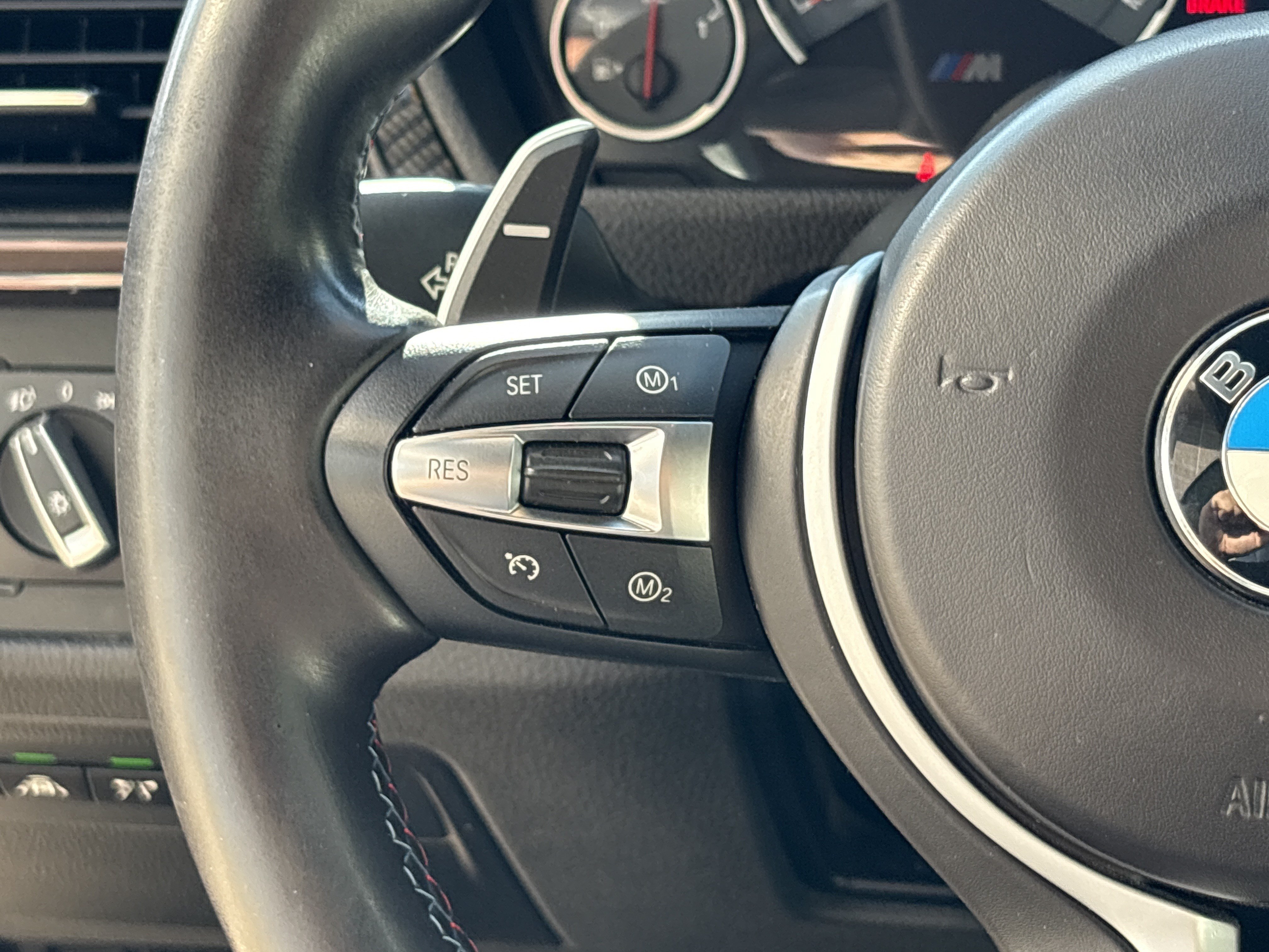 Used 2015 BMW M4 Convertible RWD image 19