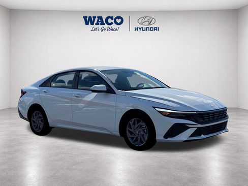 Certified 2026 Hyundai Elantra Hybrid FWD image 12