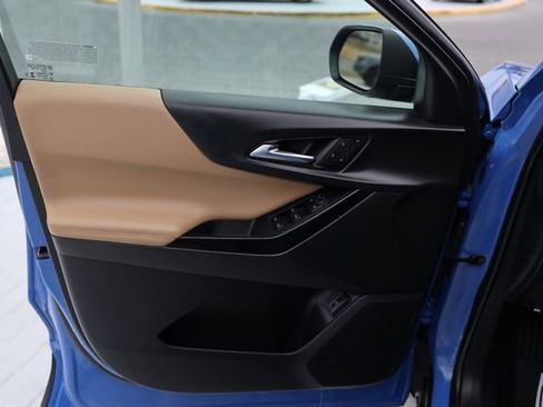 Used 2025 Chevrolet Equinox ACTIV w/ Convenience Package III image 11