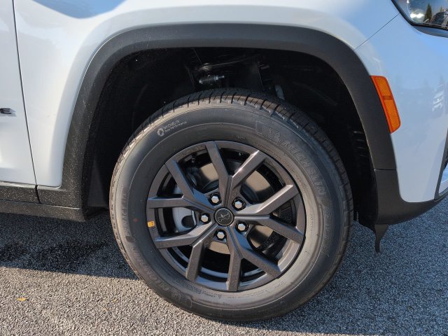 New 2027 Jeep Grand Cherokee Altitude RWD image 10