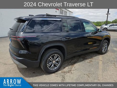 Used 2024 Chevrolet Traverse LT AWD/4WD image 13