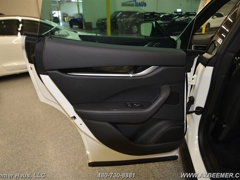 Used 2021 Maserati Levante image 35