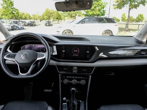 Used 2022 Volkswagen Taos SEL AWD/4WD image 17