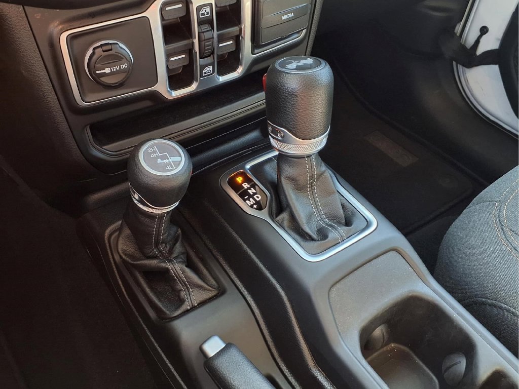 Used 2026 Jeep Wrangler Unlimited Sahara AWD/4WD image 10