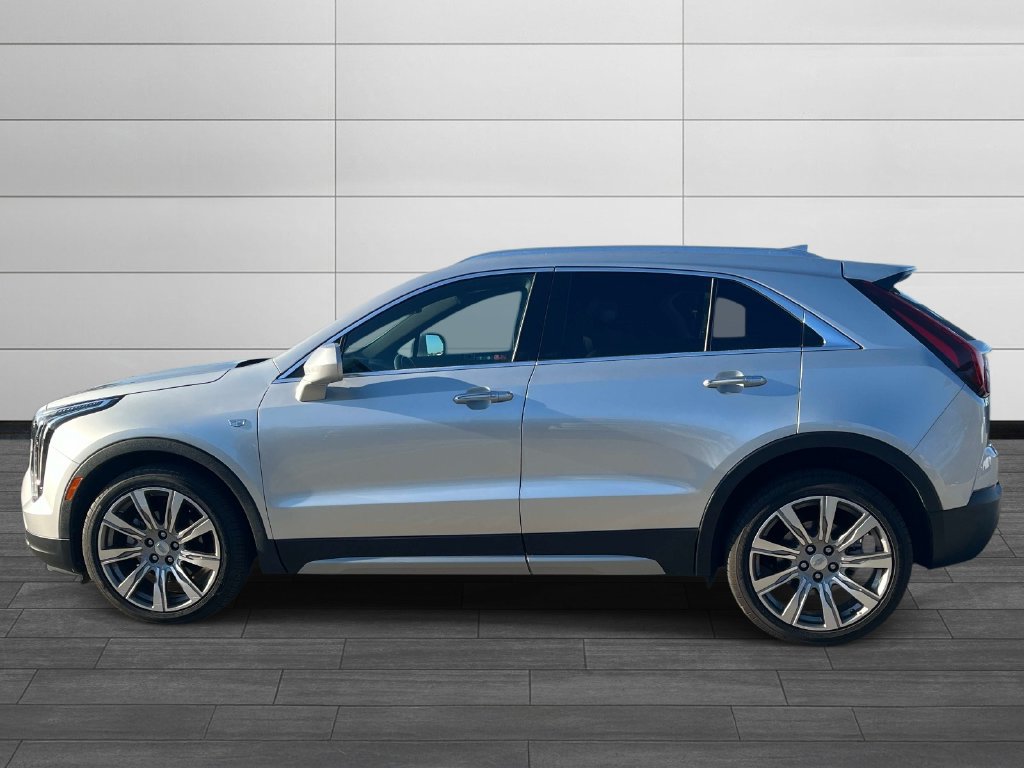 Used 2019 Cadillac XT4 Premium Luxury w/ Technology Package FWD image 2