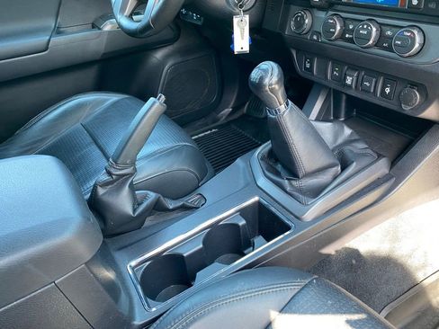 Used 2020 Toyota Tacoma TRD Off-Road w/ TRD Premium Off Road Package image 42