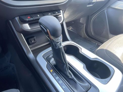 Used 2022 Chevrolet Colorado LT w/ LT Convenience Package AWD/4WD image 34
