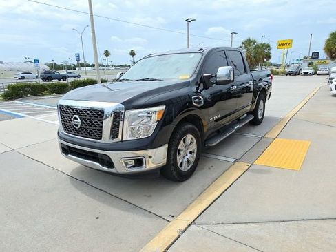 Used 2017 Nissan Titan SV RWD image 8
