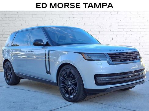 Used 2023 Land Rover Range Rover Long Wheelbase SE image 5