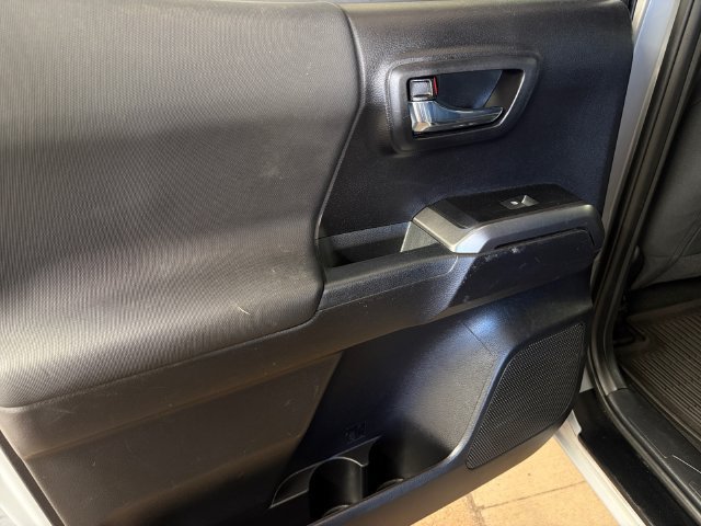 Used 2021 Toyota Tacoma TRD Off-Road w/ Technology Package AWD/4WD image 35