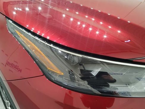 Used 2022 Toyota Highlander XLE image 8