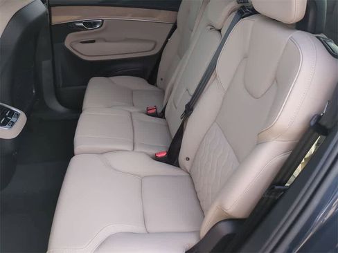 Used 2026 Volvo XC90 B5 Plus w/ Protection Package Premier image 18