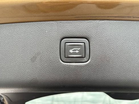 Used 2019 Chevrolet Blazer RS w/ Sun and Wheels Package FWD image 18