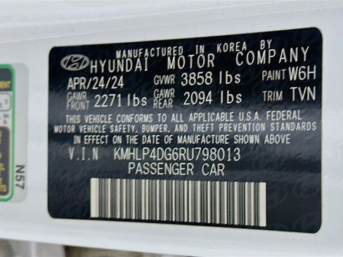 Used 2024 Hyundai Elantra Limited FWD image 12