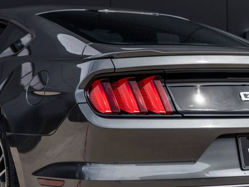 Used 2016 Ford Mustang GT RWD image 12