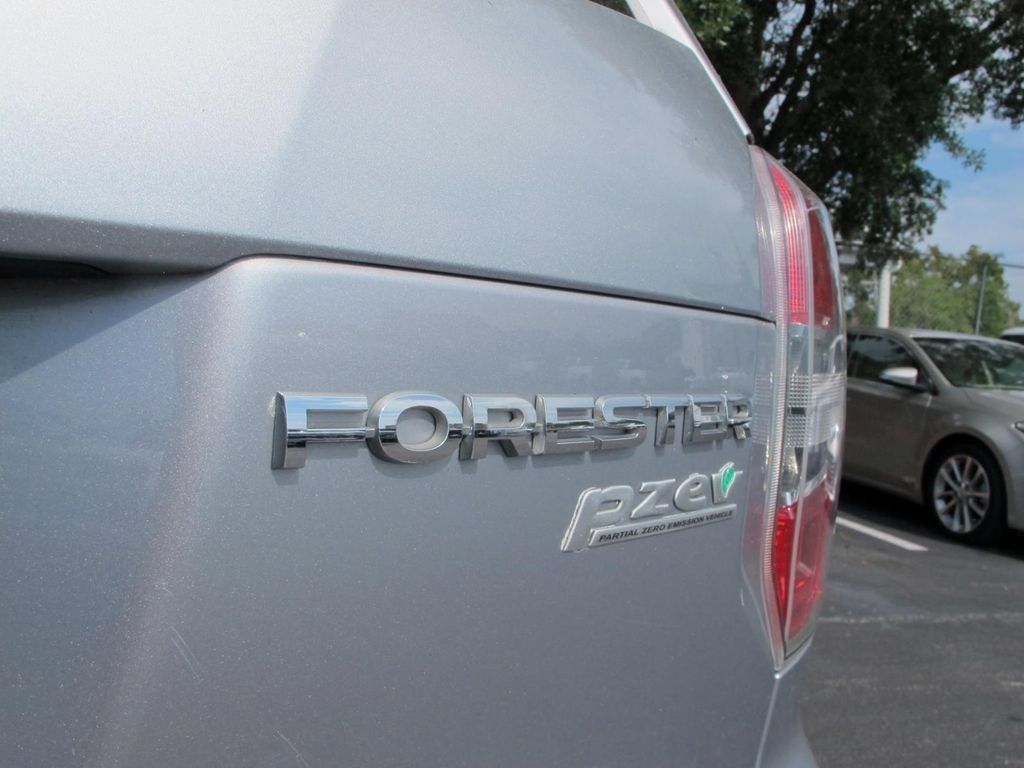 Used 2016 Subaru Forester 2.5i w/ Alloy Wheel Package AWD/4WD image 4
