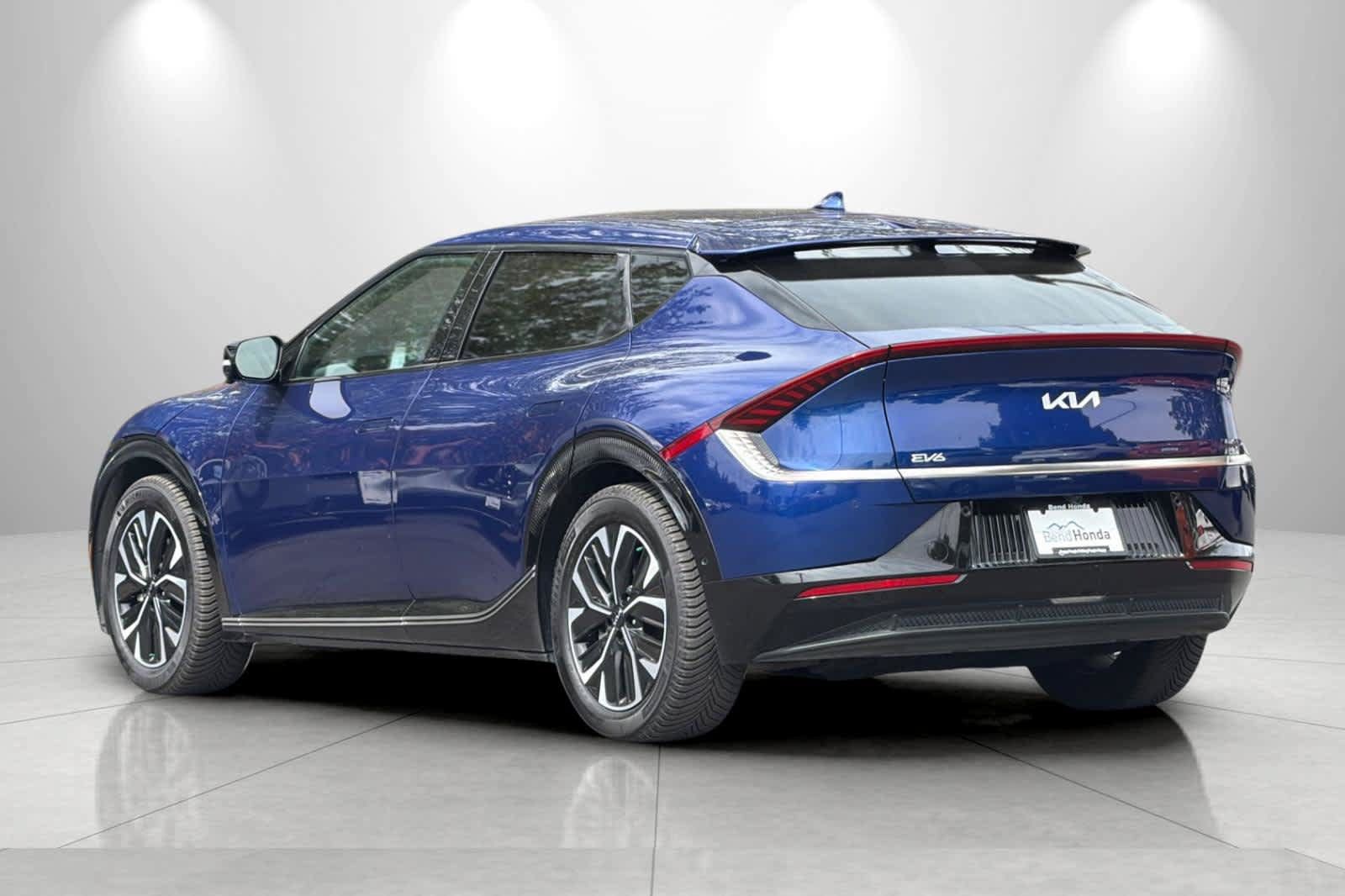 Used 2022 Kia EV6 Wind w/ Wind Technology Package AWD/4WD image 6