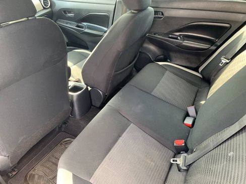 Used 2020 Nissan Versa SV image 14