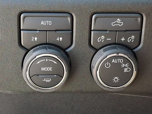 Used 2026 Chevrolet Silverado 1500 LT AWD/4WD image 24