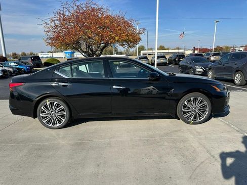 New 2025 Nissan Altima 2.5 SL image 2