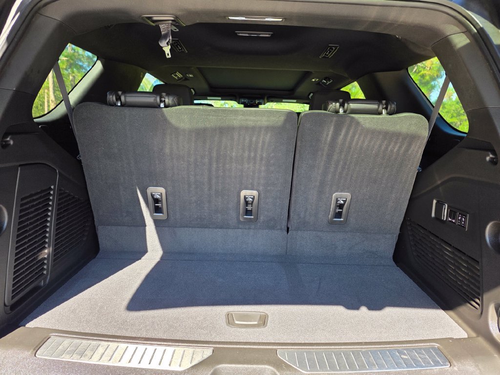 Used 2023 Chevrolet Tahoe RST w/ Luxury Package RWD image 20