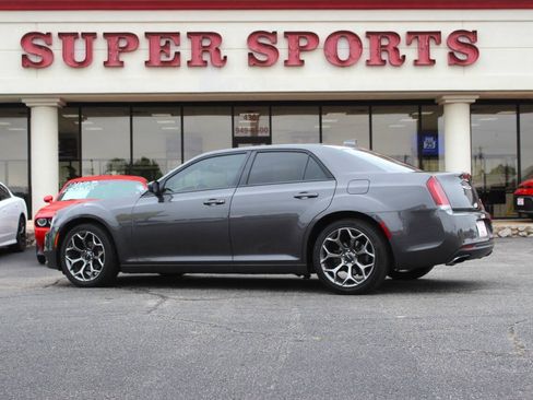 Used 2017 Chrysler 300 S RWD image 5