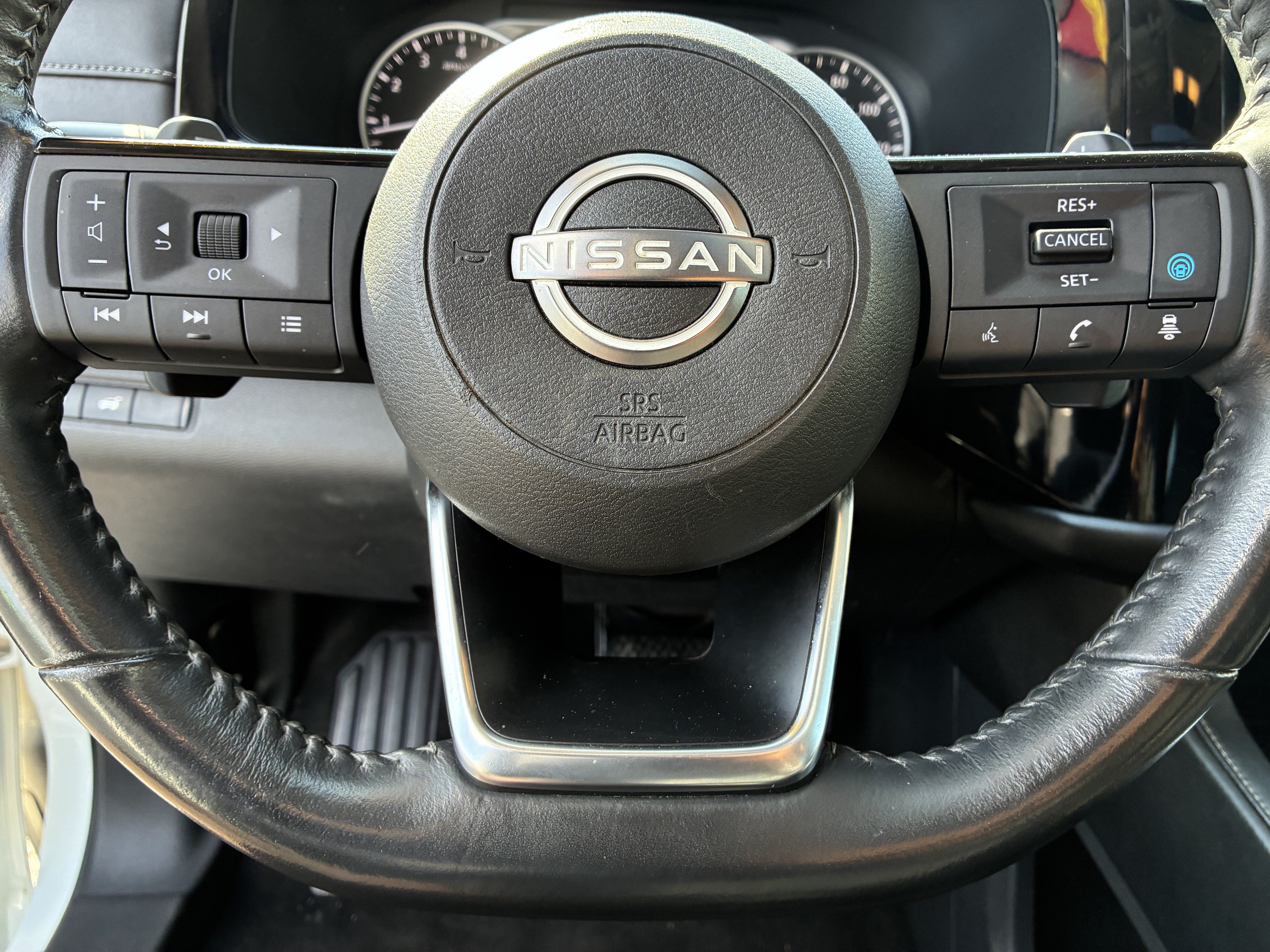 Used 2023 Nissan Pathfinder SV w/ SV Premium Package FWD image 28