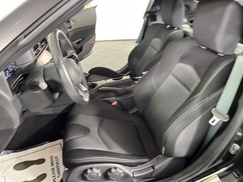 Used 2025 Nissan Z Sport w/ Floor Mat Package RWD image 21