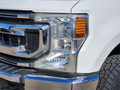 Used 2022 Ford F250 XLT w/ FX4 Off-Road Package image 23