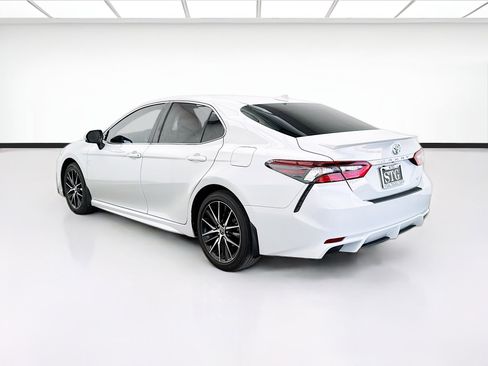 Used 2024 Toyota Camry SE w/ Convenience Package FWD image 6