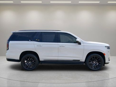 Used 2023 Cadillac Escalade Sport Platinum w/ LPO, ONYX Package AWD/4WD image 4