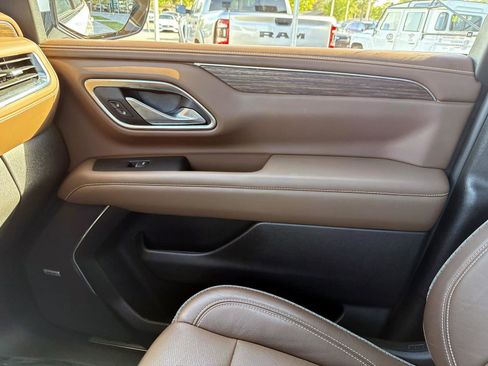 Used 2024 Chevrolet Tahoe High Country AWD/4WD image 27